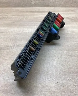 BMW 5 E60 E61 Fuse box set 6957330 106887