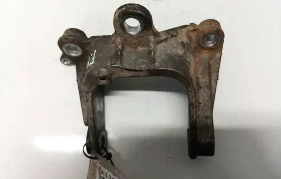 Honda Jazz Engine mounting bracket W2K