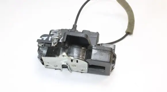 Opel Antara Coupe door lock (next to the handle) 