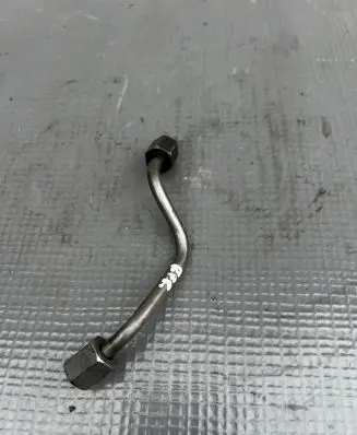 KIA Sportage Fuel injector supply line/pipe 