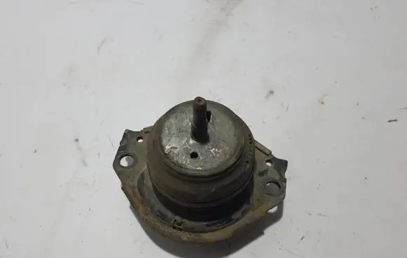 Dodge Durango Engine mount bracket 68252522AA