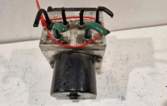 Peugeot 407 ABS Pump 15848403