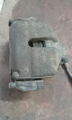 Volkswagen PASSAT B7 USA Front brake caliper VL58