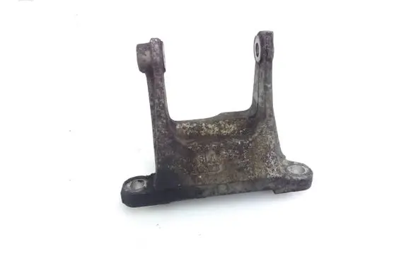 Honda Accord Engine mounting bracket