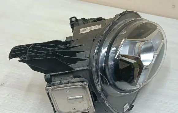 Nissan Juke I F15 Headlight/headlamp 260606PM0A 89913237