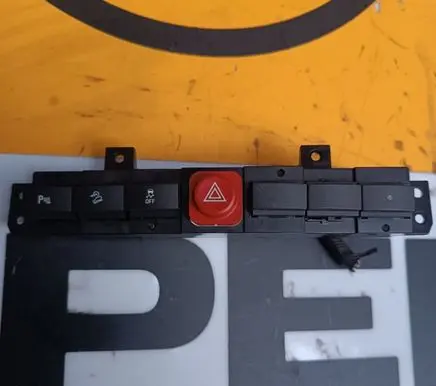 Opel Antara Hazard light switch 20785509