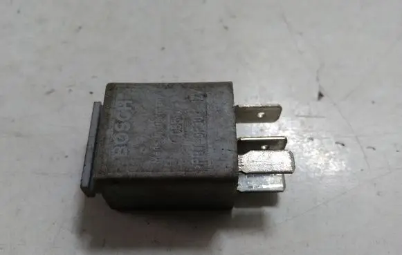 Volkswagen Touran I Other relay 1K0951253 0332011001