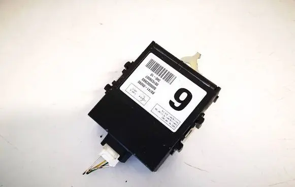 Toyota Avensis T270 Door control unit/module 8974105090