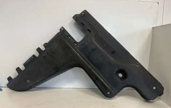 Volkswagen PASSAT B8 Rear underbody cover/under tray 3Q0825101A
