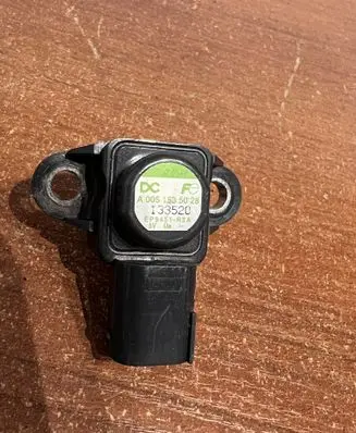 Mercedes-Benz Sprinter W906 Air pressure sensor A0051535028 D887