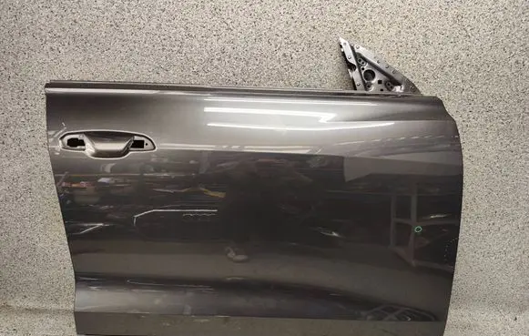 Audi Q8 Front door 4M8831052C