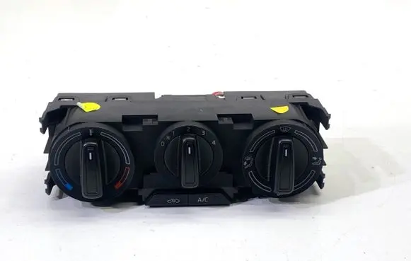 Skoda Fabia Mk3 (NJ) Interior fan control switch 