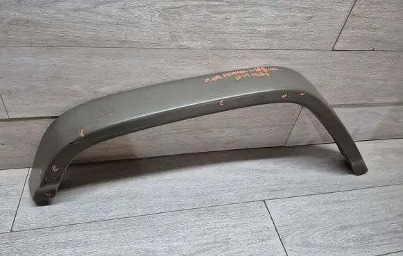 Mercedes-Benz G W463 2nd Gen Front arch trim A4638810300