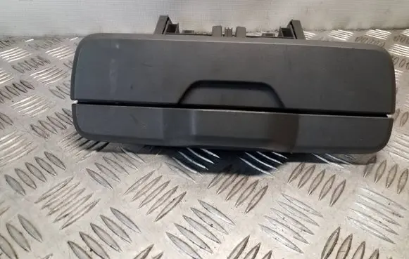 Jeep Grand Cherokee (WK) Cup holder front 