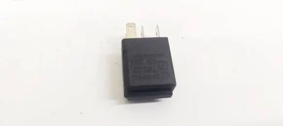 Opel Zafira B Other relay 24435922 70220
