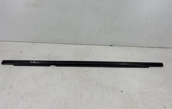 Mercedes-Benz GL X164 Rear glass trim