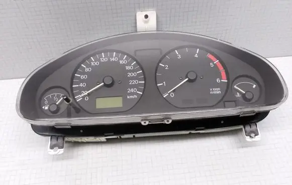 Mitsubishi Carisma Speedometer (instrument cluster) 0P0179001 MR480266 0P0264