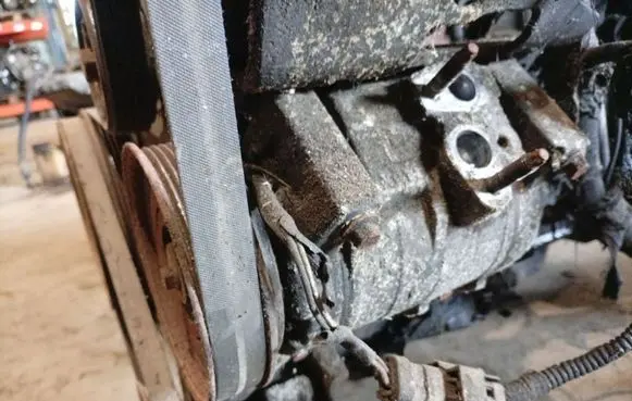 Chrysler Voyager Air conditioning (A/C) compressor (pump)