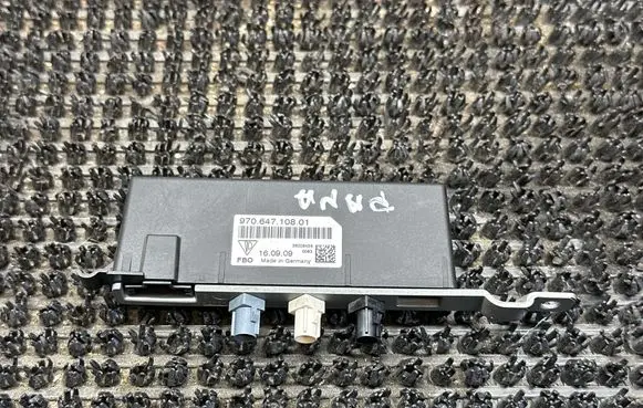 Porsche Panamera (970) Aerial antenna amplifier 97064710801