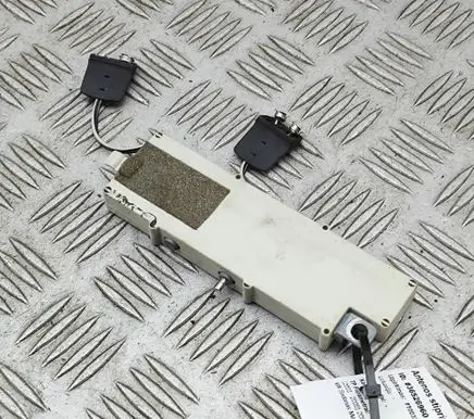 Jaguar XJ X350 Aerial antenna amplifier 2W9318C847AD