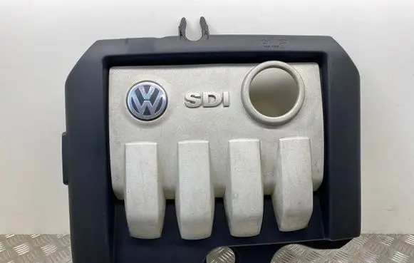 Volkswagen Golf V Engine cover (trim) 03G103925
