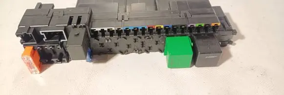Mercedes-Benz C W203 Fuse box set A0035454701 006005039425