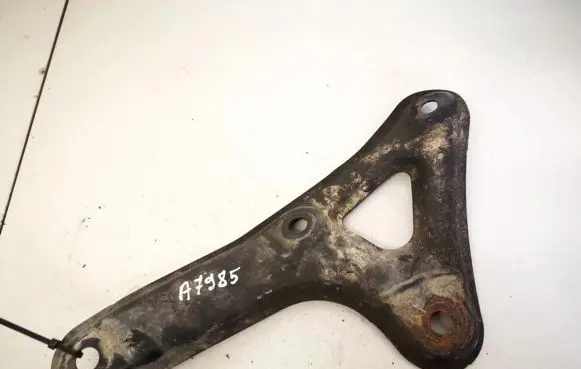Toyota Corolla E120 E130 Engine mounting bracket