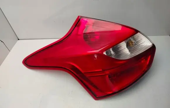 Ford Focus Rear/tail lights 13L18LLT