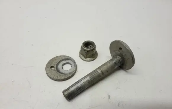 Ford Fusion II Rear suspension camber bolt 