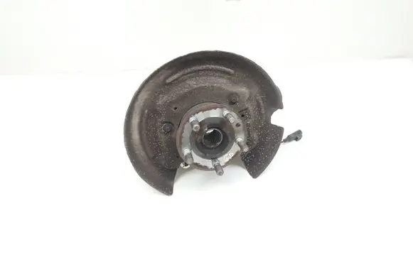 Rear wheel hub
