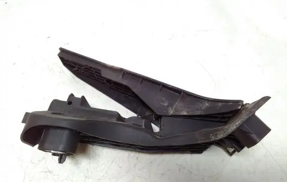 Volkswagen PASSAT B6 Accelerator throttle pedal