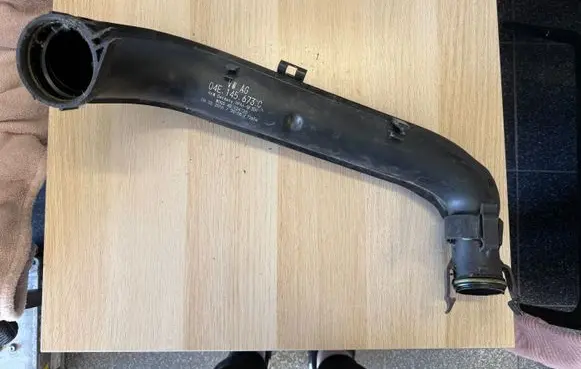 Seat Leon (5F) Intercooler hose/pipe 04E145673C