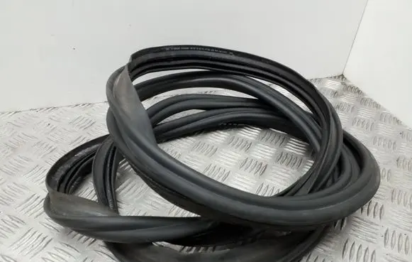 Audi A5 Sportback 8TA Trunk rubber seal (body) 8T8827705A