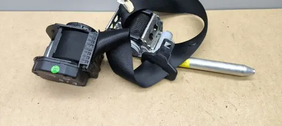 BMW 7 E65 E66 Rear seatbelt 33053263