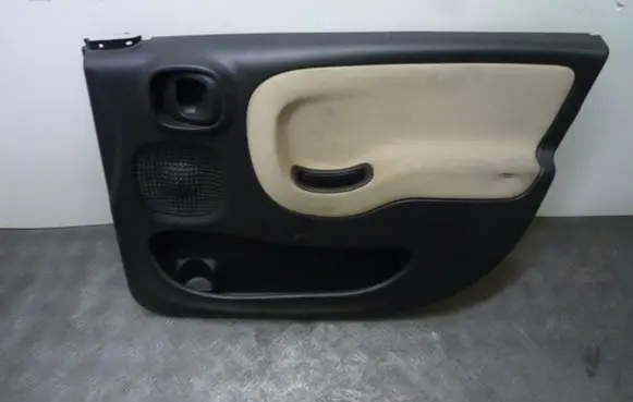 Fiat Panda III Front door card panel trim