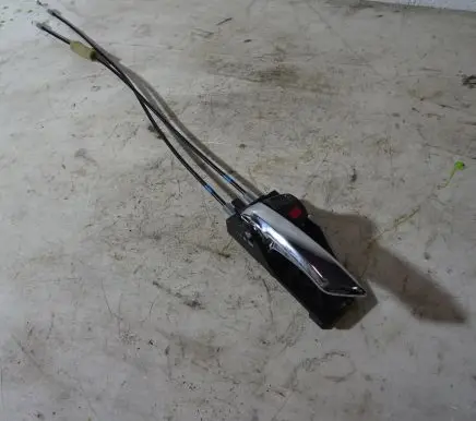 Suzuki SX4 Front door interior handle