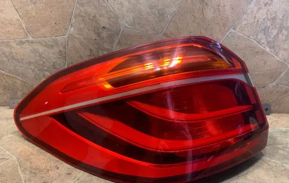 BMW 2 F46 Rear/tail lights 7491345
