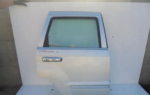 Jeep Cherokee III KJ Rear door