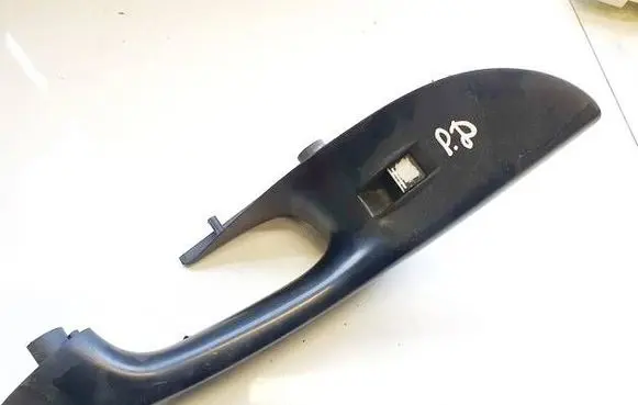 Volkswagen PASSAT B6 Front door window switch trim 3C1867180 3C1867180A