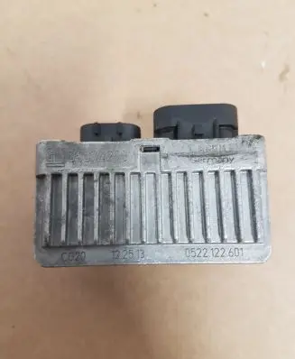 Opel Insignia A Glow plug pre-heat relay 55574293