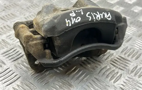 Toyota Auris E180 Front brake caliper 