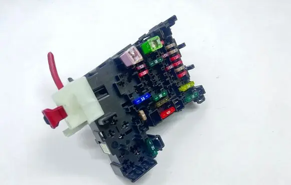 Volkswagen PASSAT B8 Fuse module 5Q0937615C 664790 20012015