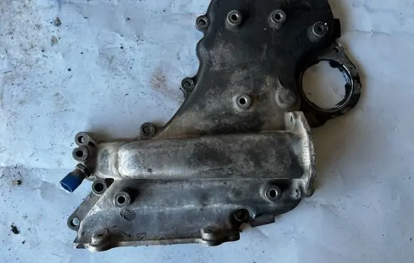 Nissan Patrol Y61 Timing chain cover