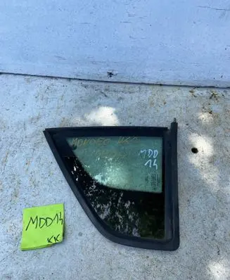 Ford Mondeo Mk III Rear door window glass 43R001057 DOT27M23100AS2