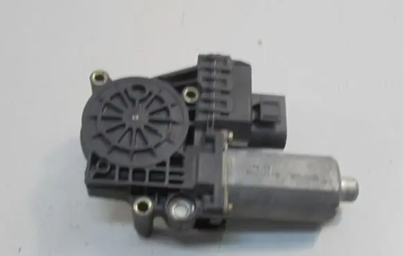 Audi A6 Allroad C5 Front door window regulator motor 0130821775
