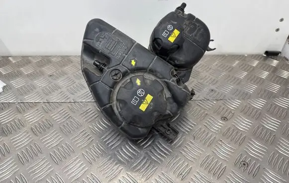BMW 5 G30 G31 G38 Coolant expansion tank/reservoir 9884859
