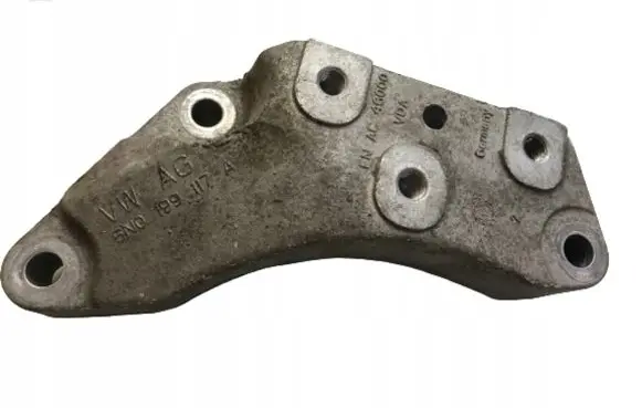 Volkswagen Tiguan Engine mounting bracket 5N0199117A