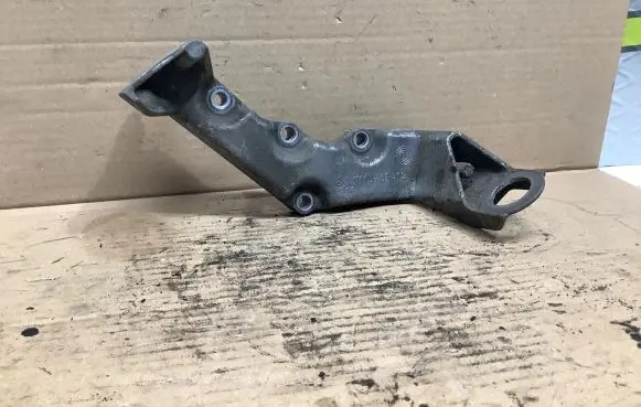 Mercedes-Benz C W203 Engine mounting bracket A1110940241