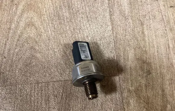 Ford Mondeo MK IV Fuel pressure sensor 9658227880