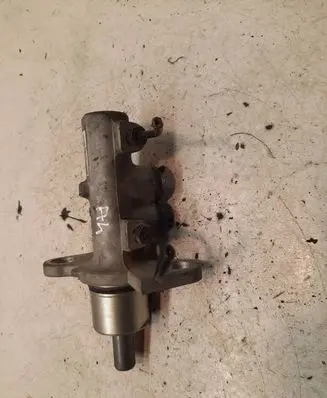 Master brake cylinder